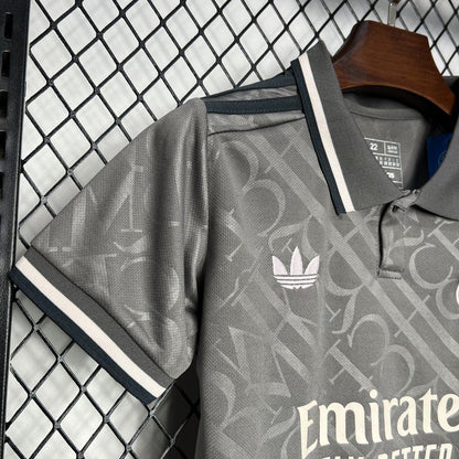 Kit Real Madrid Terceiro Criança 2024/2025