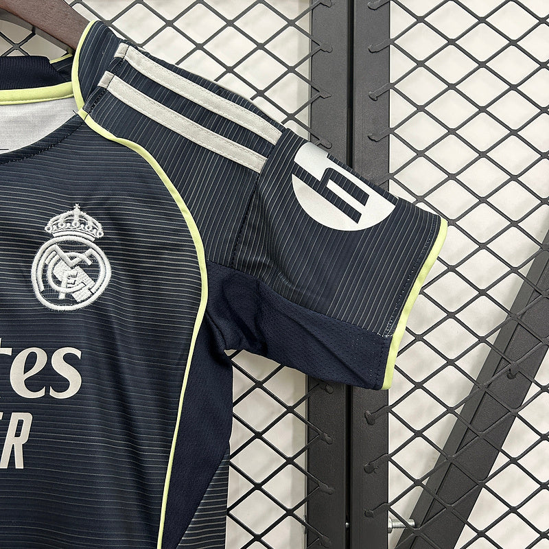Kit Real Madrid Alternativo Criança 2025/2026