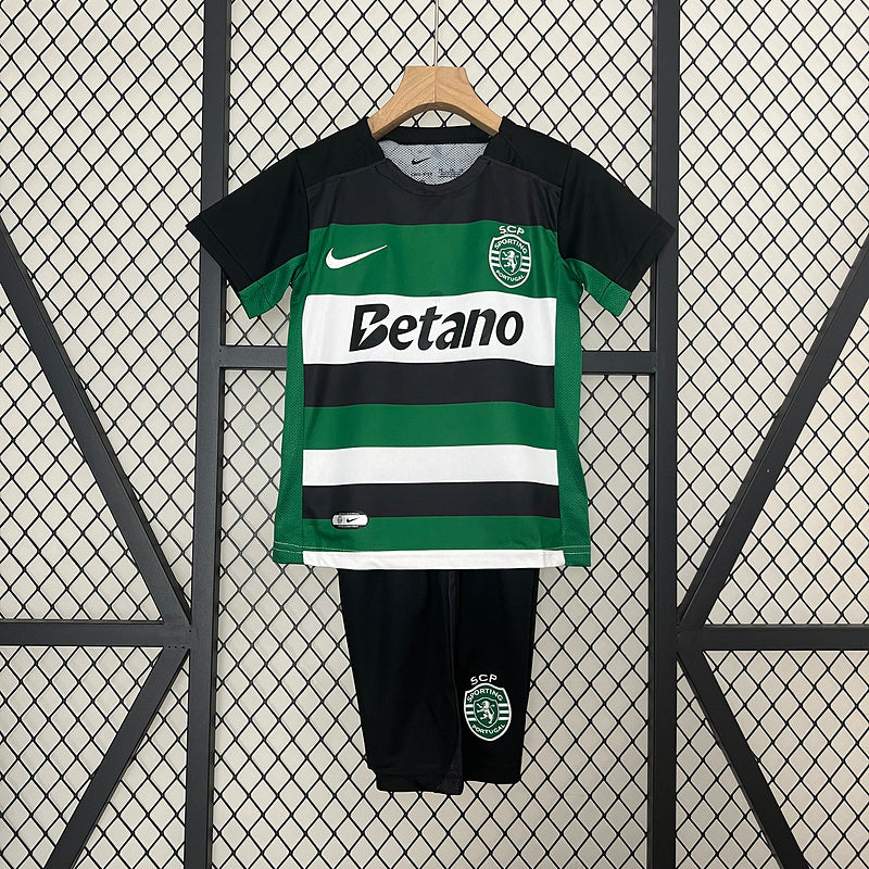 Kit Sporting Principal Criança 2024/2025 (Entrega em 72H)